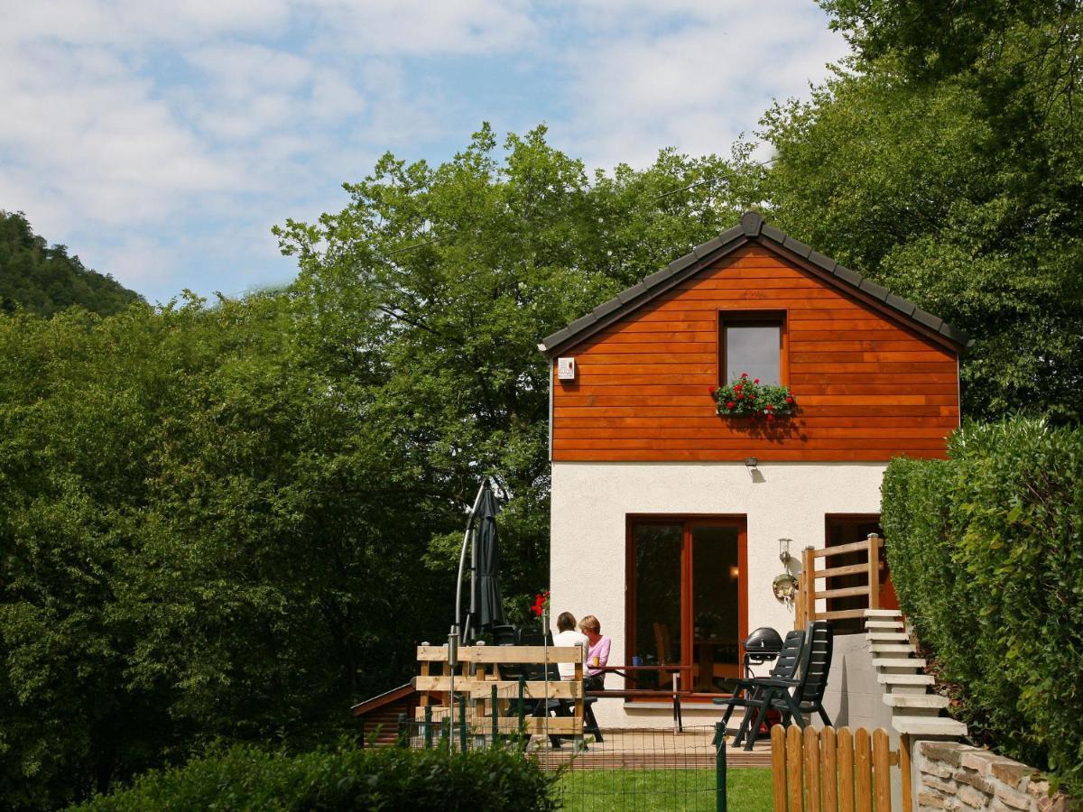 Cottage With A Terrace And A View Of The Valley Айвейл Екстериор снимка
