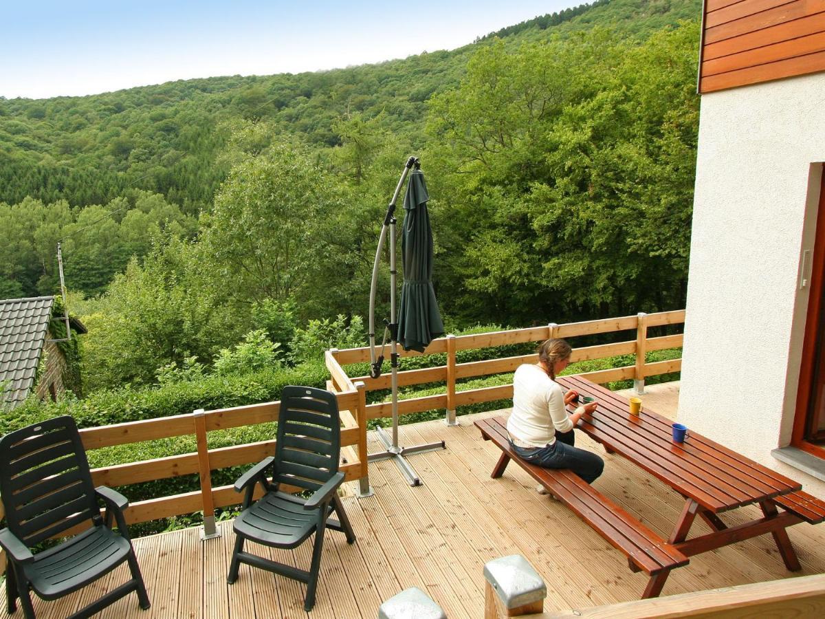 Cottage With A Terrace And A View Of The Valley Айвейл Екстериор снимка